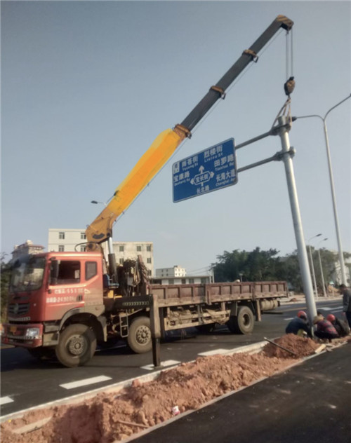 招远市设备吊装租赁吊车要用多大吊车